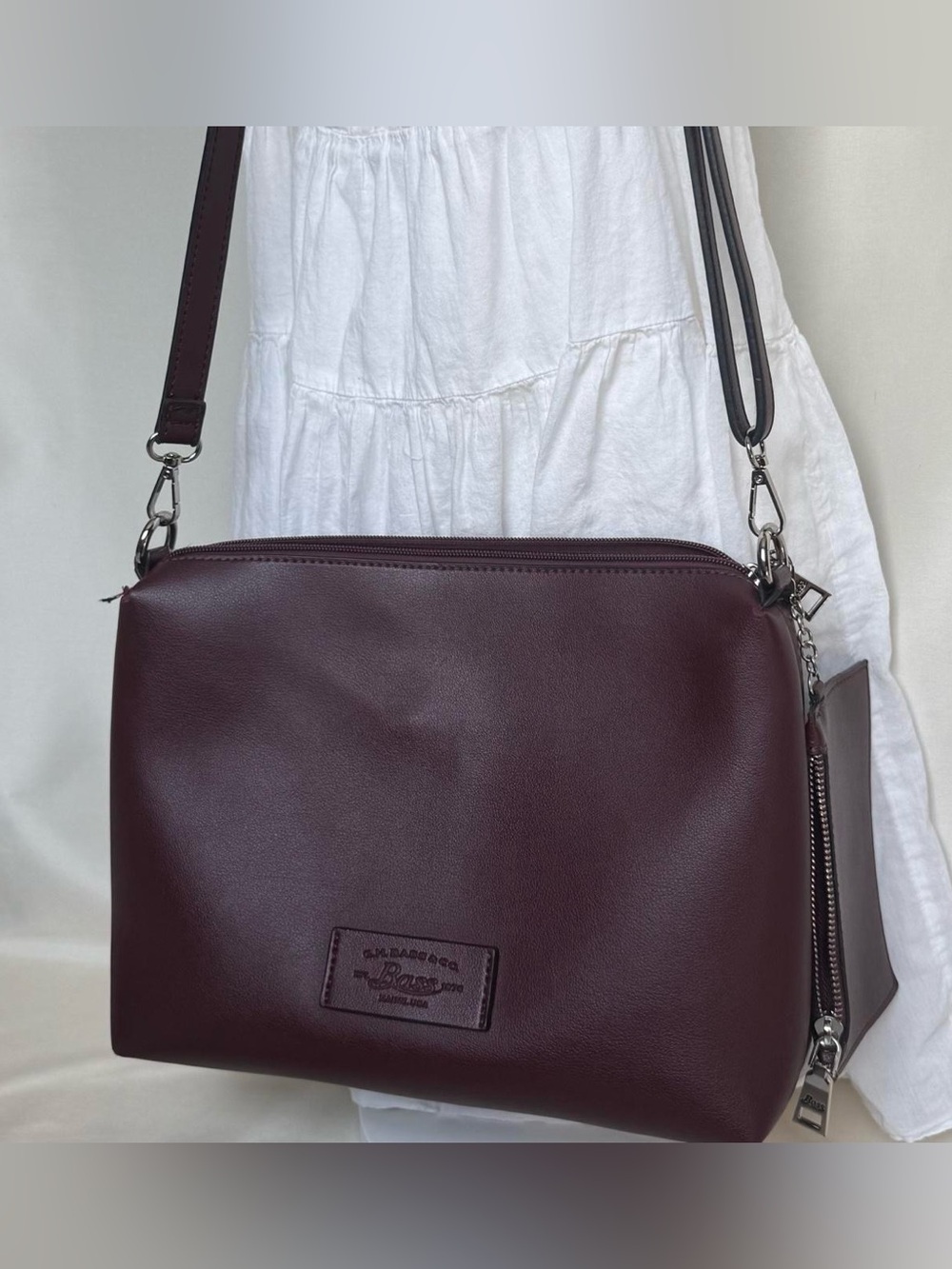 Vintage G.H. Bass & Co. Shoulder Bag/ Crossbody 🕯️🍒